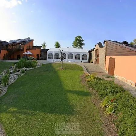 Horní Dvůr