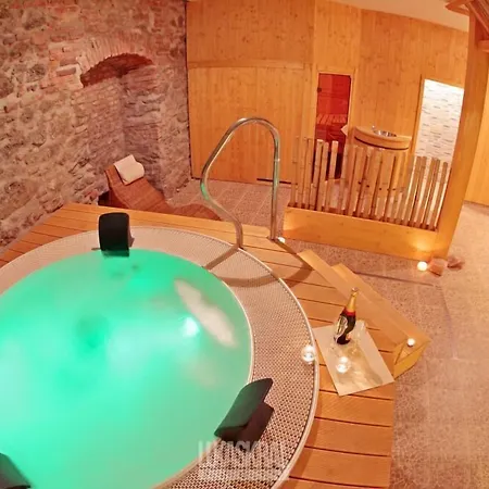 Horní Dvůr 4*
